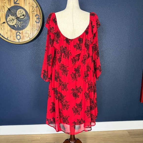 Torrid Mini Chiffon Off-Shoulder Skater Dress | Red & Black Floral | Size 4X - Picture 4 of 10